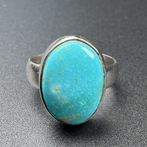 Sterling Silver Oval Turquoise Ring - Bright Turquoise